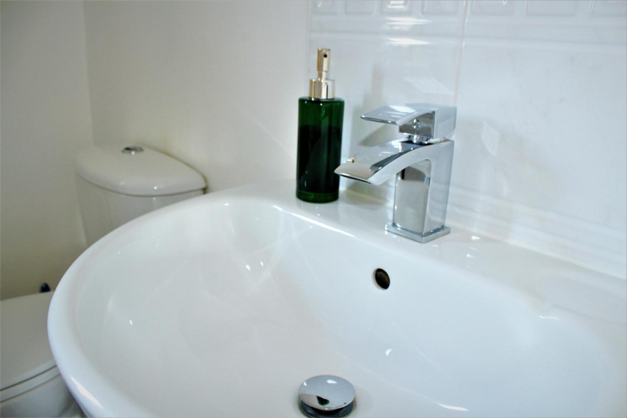 Empire Serviced Apartments Hinckley Exterior photo